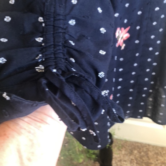 🌷SOLD🌷Navy Blue Blouse has gathered and tied bows and cuffs on 3/4 sleeves. - Picture 4 of 9